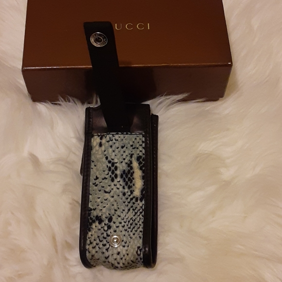 VINTAGE GUCCI PHONE CASE - Picture 5 of 6